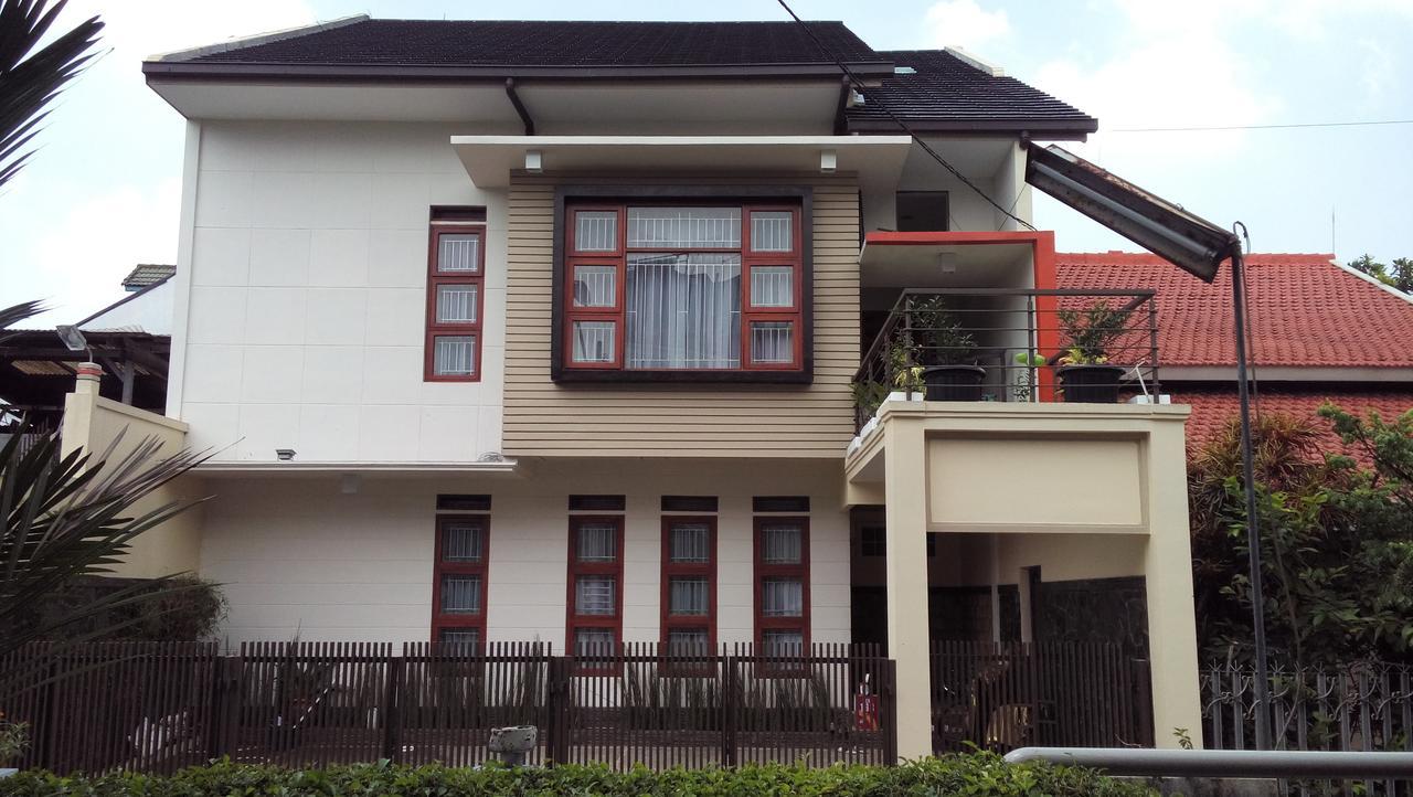 Rumah Tawa - 2 Syariah Wisma tamu Bandung